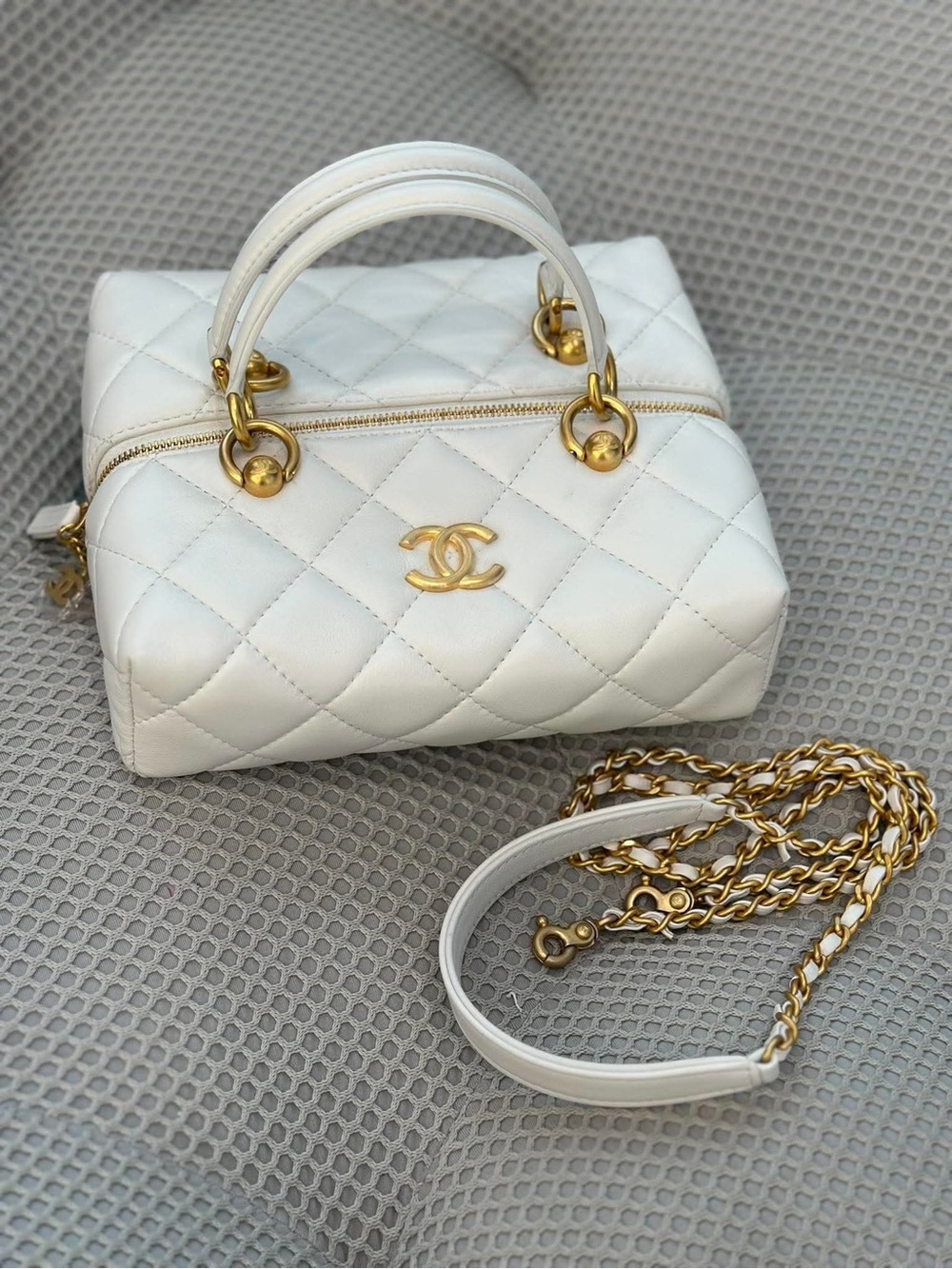 Chanel CC Calfskin Quilted Square Top Handle Vanity Case White GWH